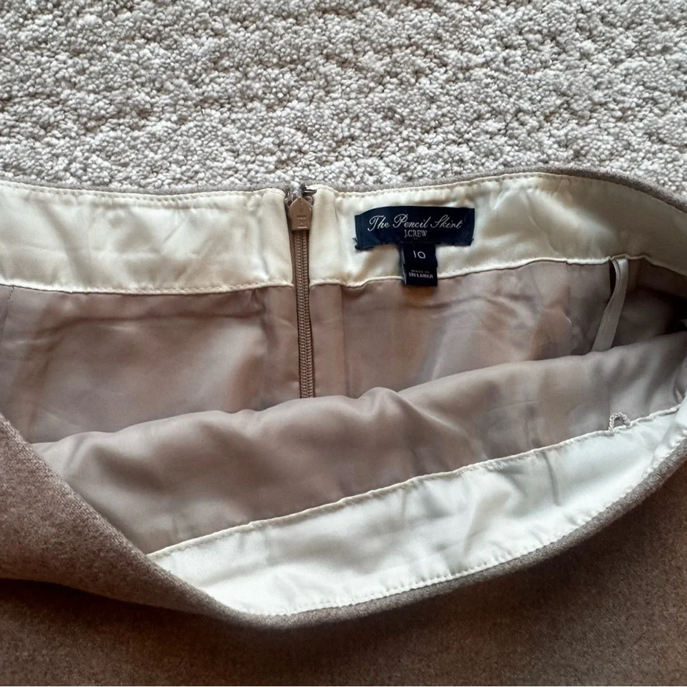 Elegant tan J. Crew pencil skirt - Picture 4 of 4